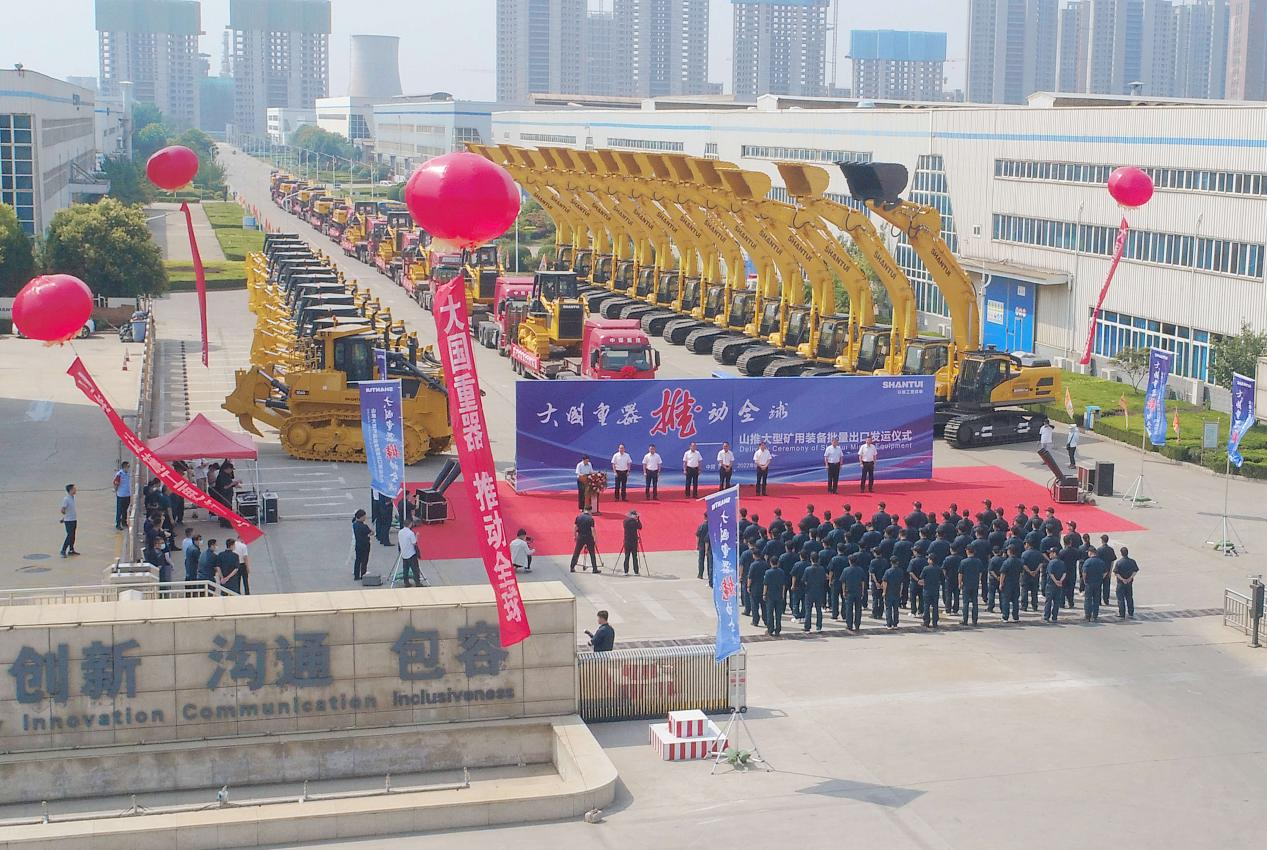 yl6809永利股份大型矿用装备批量发往“一带一起”沿线国家
